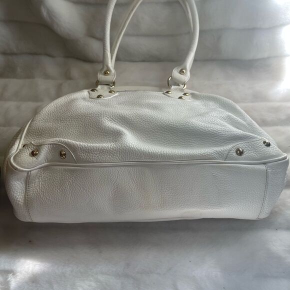 Guia’s made in Italy off white pebble leather Satchel with gold tone har… - Picture 6 of 12